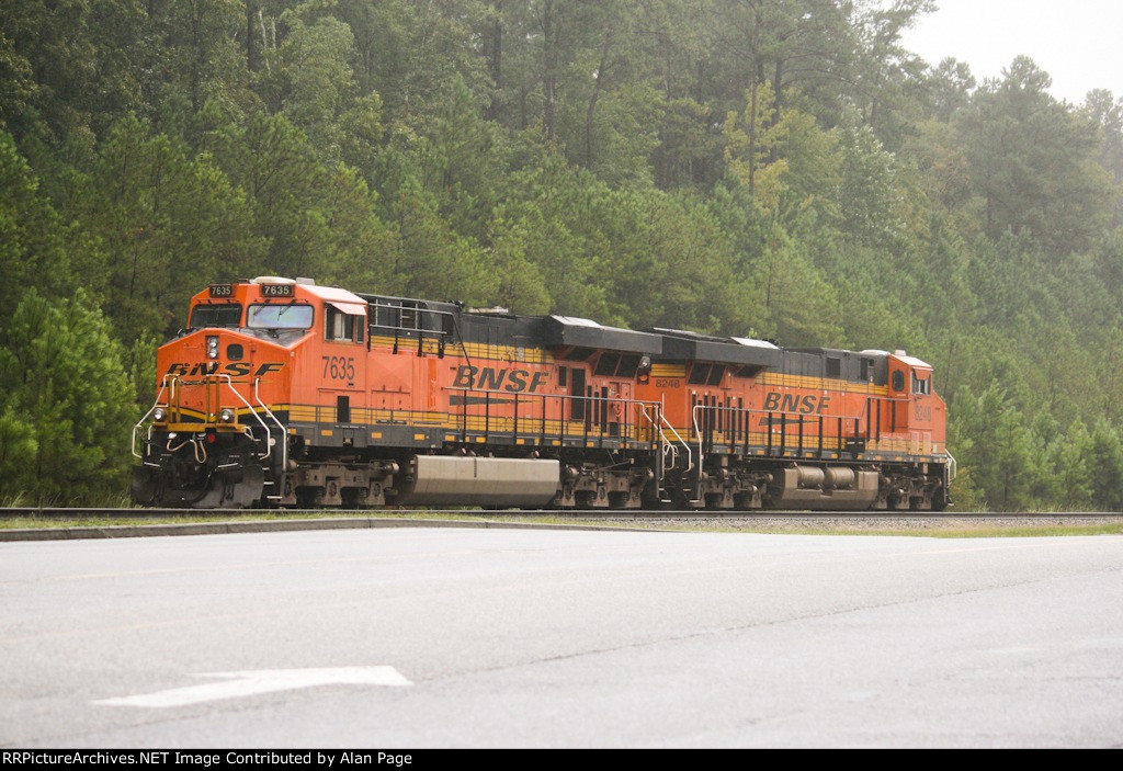 BNSF 7635 and 8248